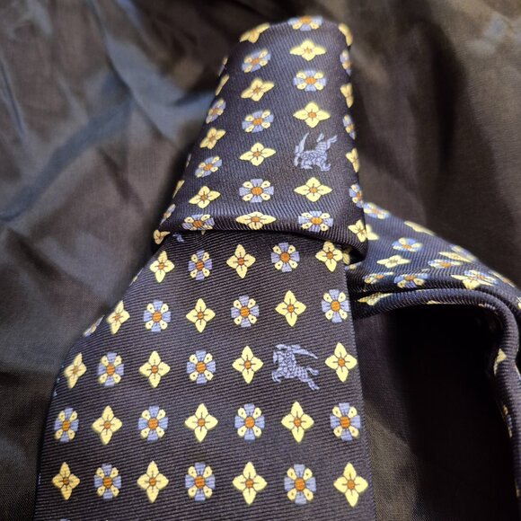 BURBERRY Silk Tie - Picture 15 of 16